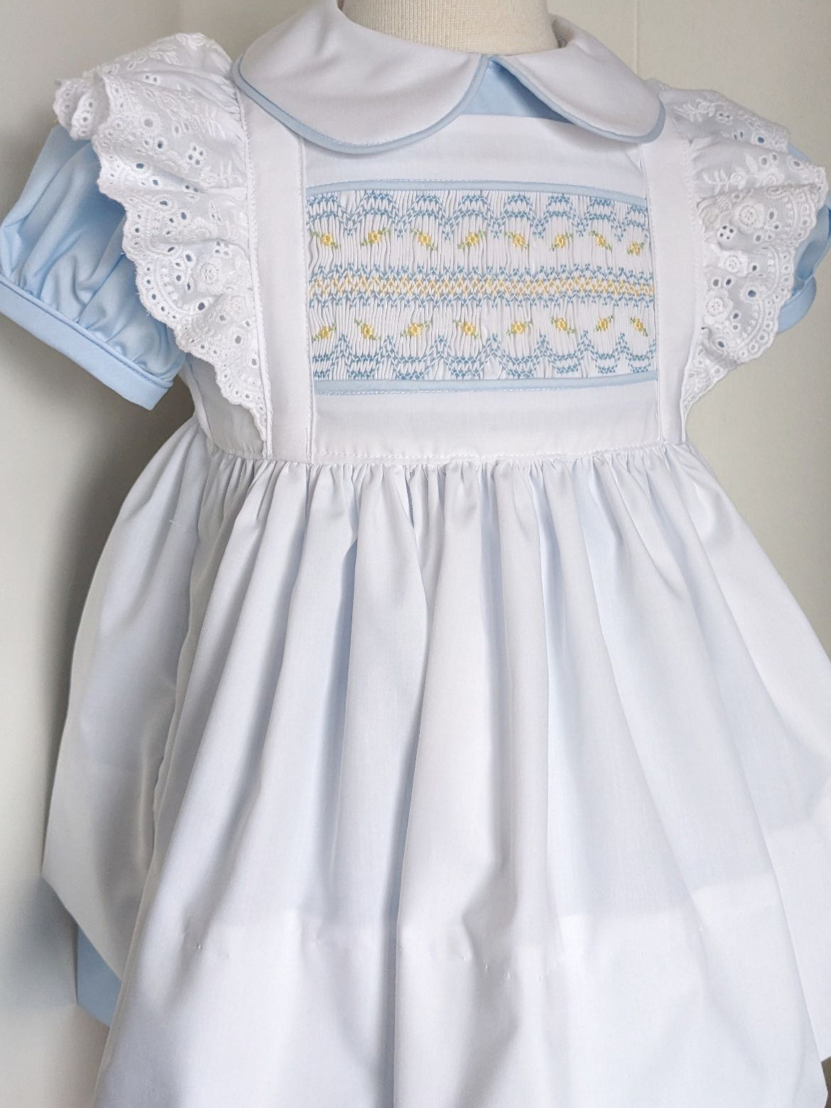 Baby Clothing Dresser - 0-12Y Baby Girl White Smocked Dress